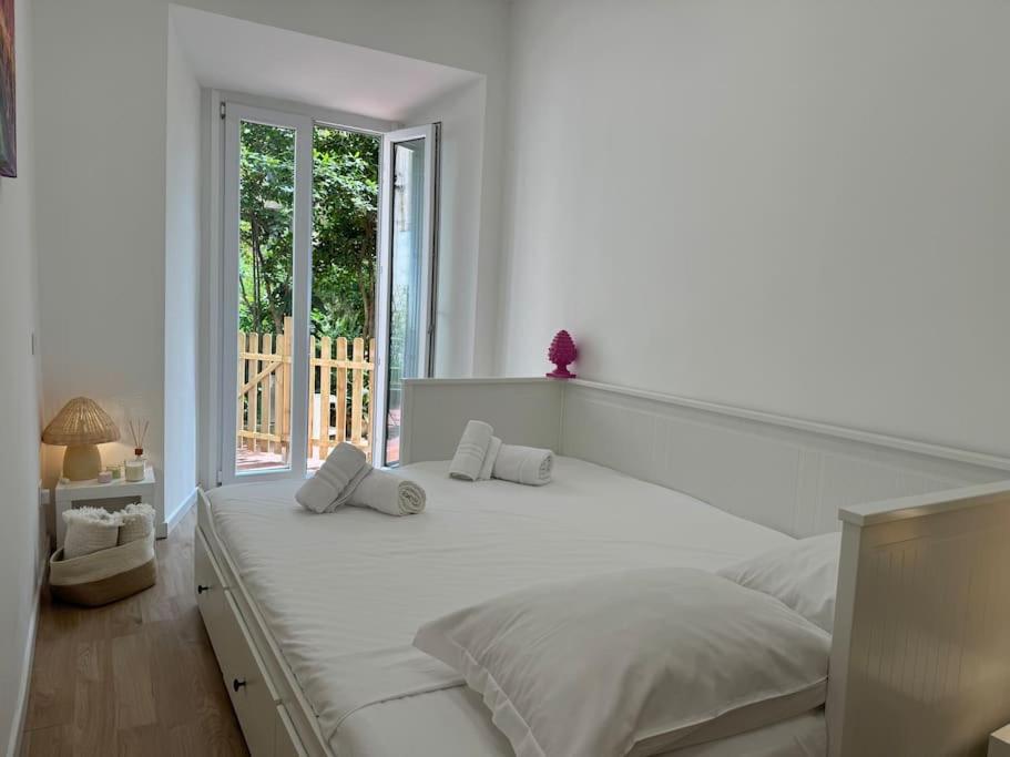 Camelia's Garden Apartment